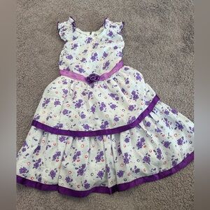 Purple & White Little Girls Summer Picnic Dress w Ribbons & Floral Print

Size 9